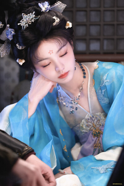 田曦薇 子夜归