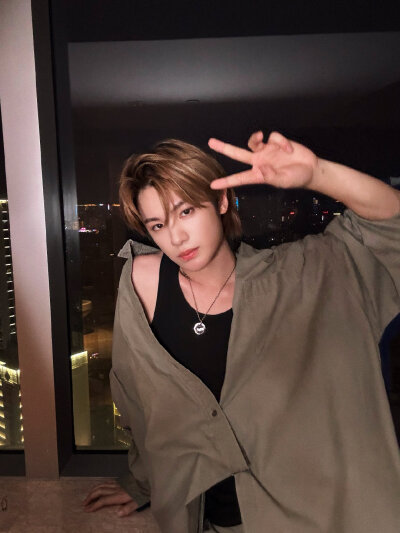 黄明昊