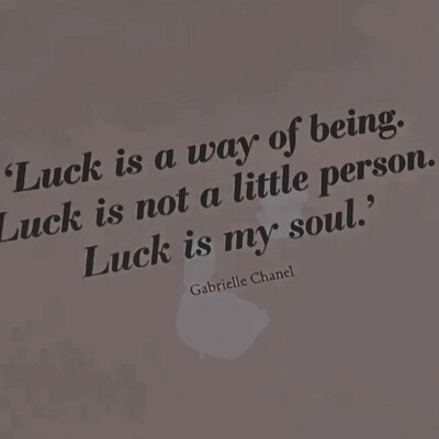 我不会再去质问你 为什么不好好回信息 也不会因为你敷衍我的信息而彻夜难眠幼稚的内耗 我的信息你想怎么回就怎么回 敷衍我也算了 我也算了不强求每个人都在演我信你 请别骗我那些承诺或许只有在爱的时候才算数 所以…