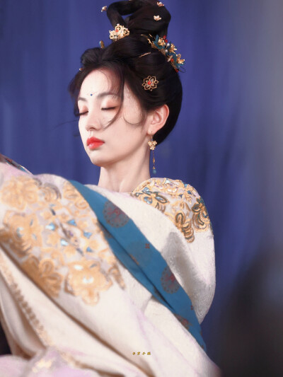 田曦薇 子夜归