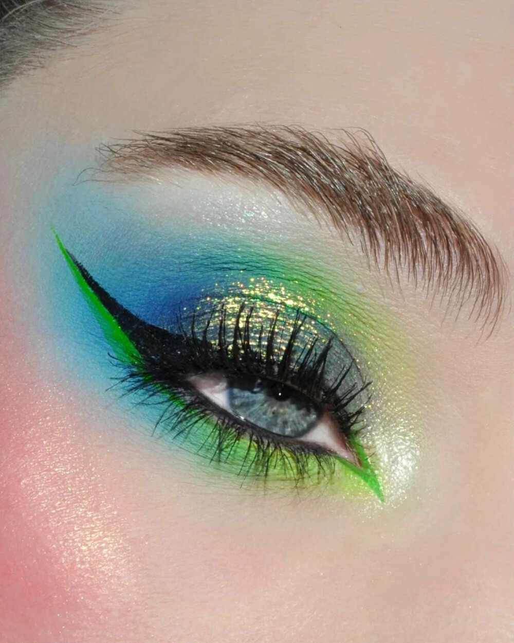 彩色眼妆