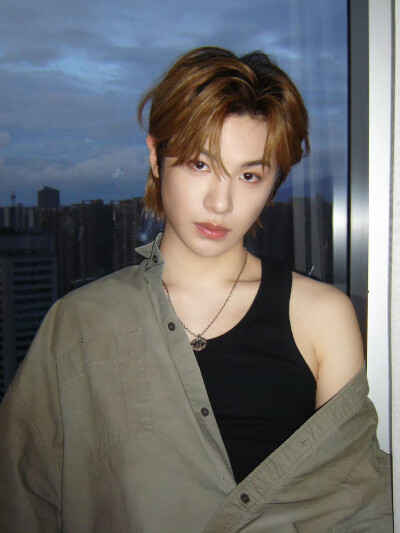黄明昊