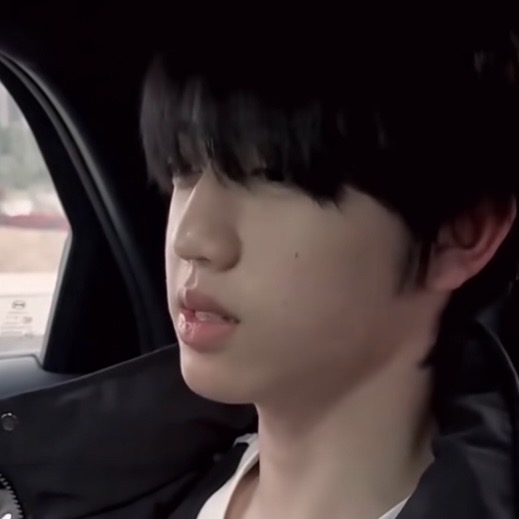 张桂源
年轻小伙开苏普rua，跨市坐在副驾