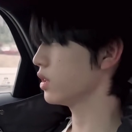 张桂源
年轻小伙开苏普rua，跨市坐在副驾