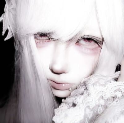 风格女头 拿图点赞关注