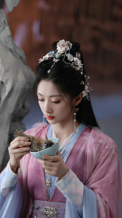 献鱼 廖停雁 王影璐