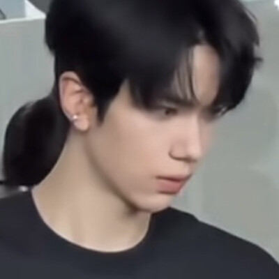 耳钉男你崛起吧