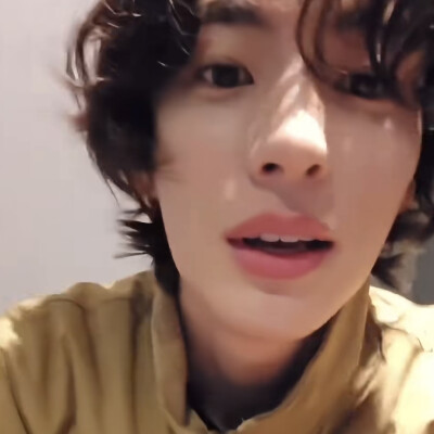 李灿荣