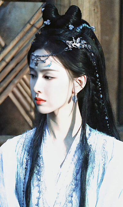 陈都灵