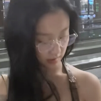 女孩我的故事因为你而展开