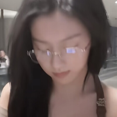 女孩我的故事因为你而展开