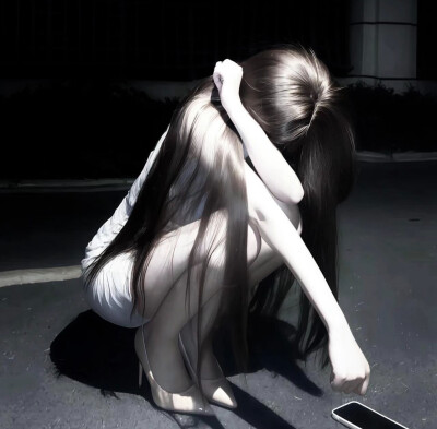 女头
爱和恨 这两样是不能抵挡的 我把刀架在你脖子上的同时 也觉得你的眼睛真的很漂亮
