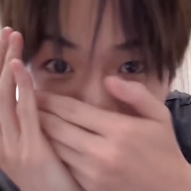 尹材赫
谁家狗出来了