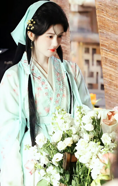 鞠婧祎
