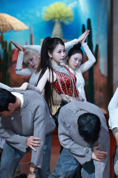 虞书欣