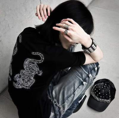 权威男头 拿图点赞关注