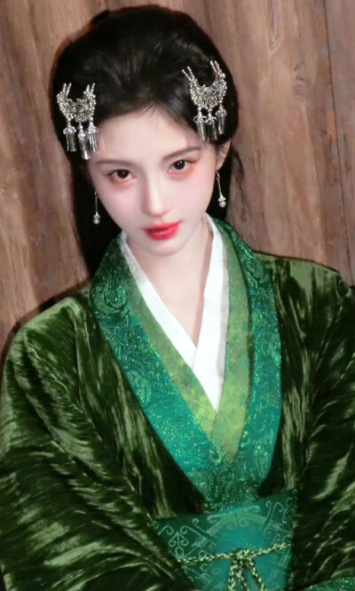 鞠婧祎