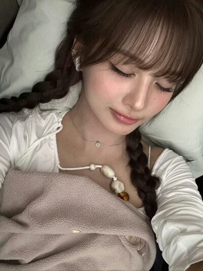 雪允 自拍