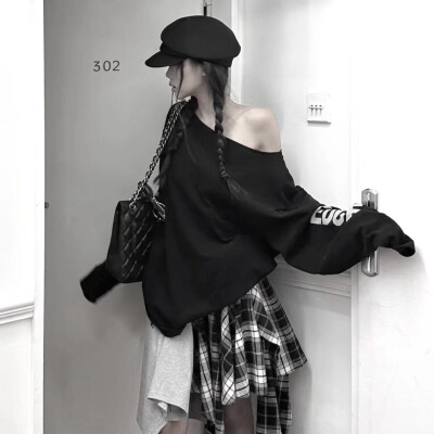 女