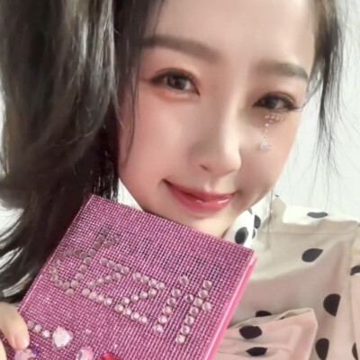 一张侧马尾