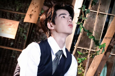 cr.ZENITH丨天穹·张凌赫