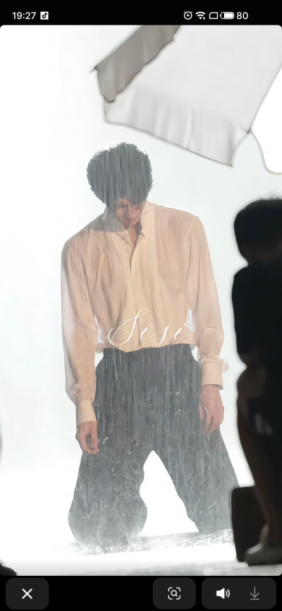 张凌赫
