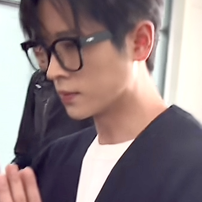 眼镜男百看不腻