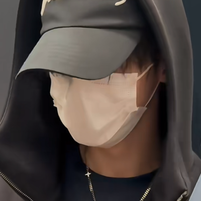 这个白口罩有点帅