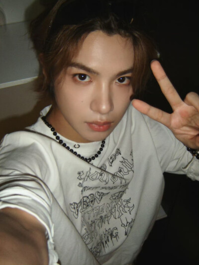 黄明昊
