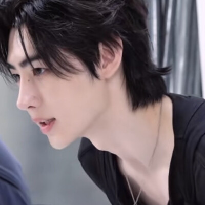 ദ്ദി˶>v<)✧