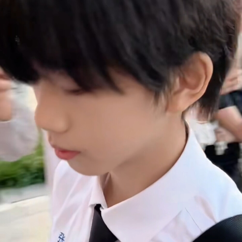 依旧给闺蜜截的