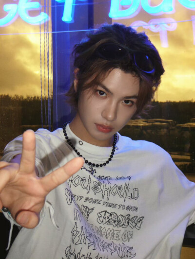 黄明昊