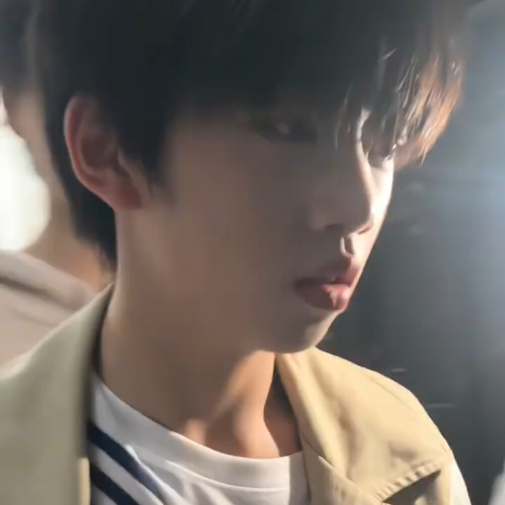 依旧给闺蜜截的