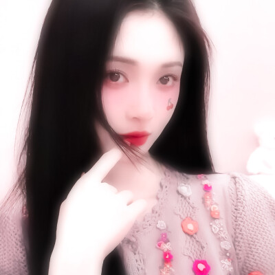  周洁琼Pinky* ₊ ⁺ ♡̶✦ 花に寄りて、心が踊る ⋆⭒♡̶✦
