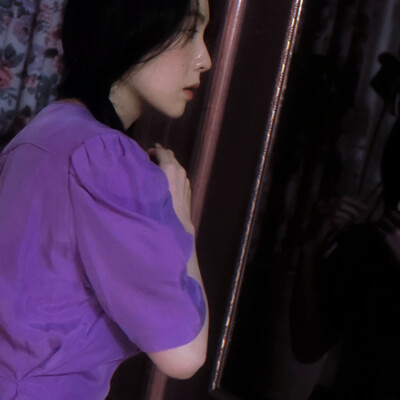 海底长枝玫瑰，埋葬着两个相爱的灵魂。