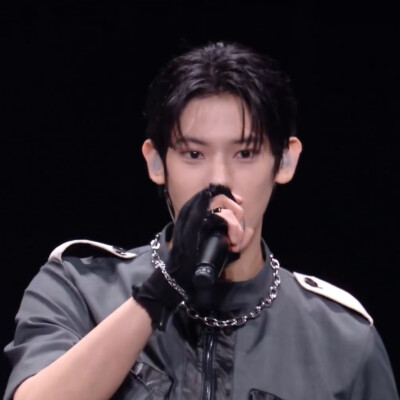 李翰飞
李松河
李鹤来