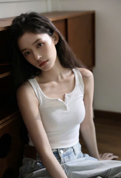 林允