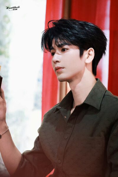 cr.Heartthrob-张凌赫