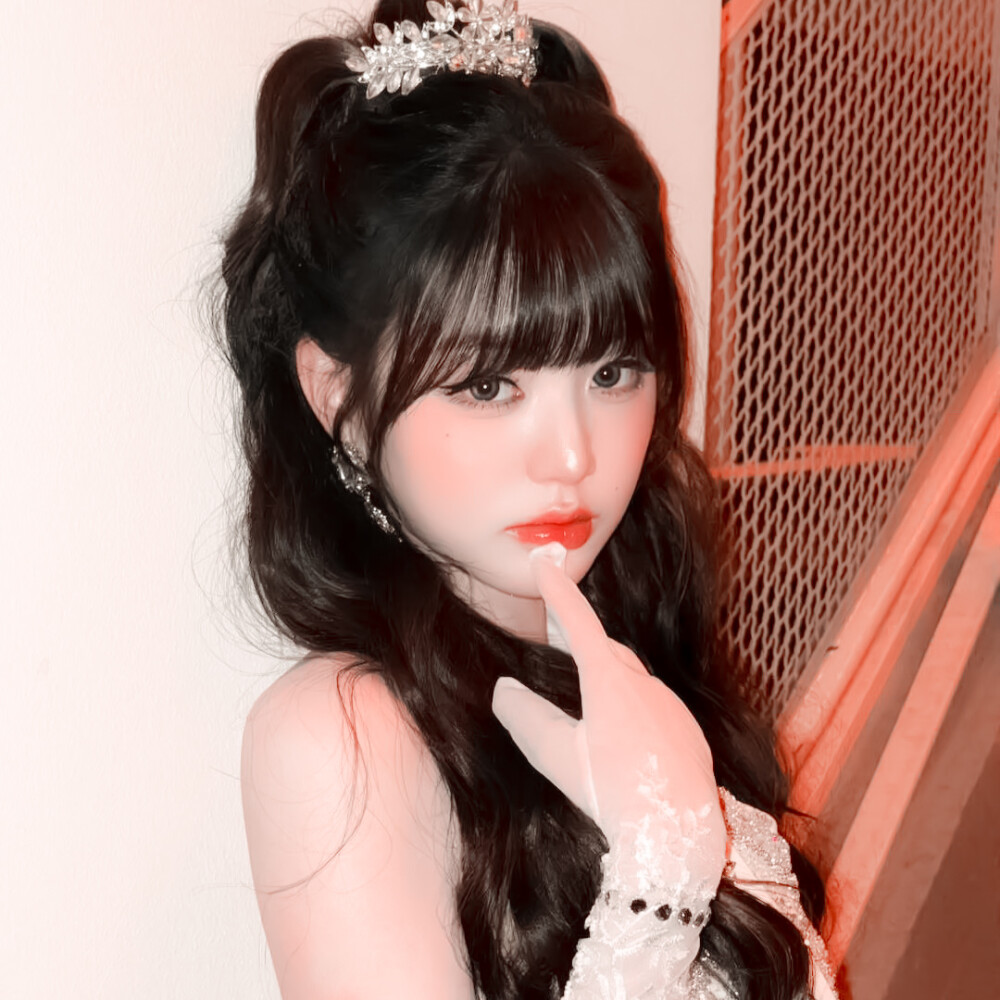 张元英