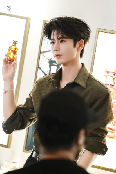cr.PUPPY1230丨张凌赫