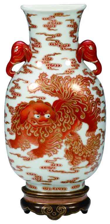 清嘉庆 矾红太师少师壁瓶
观复博物馆藏
