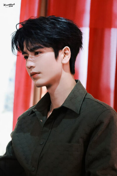 cr.Heartthrob-张凌赫