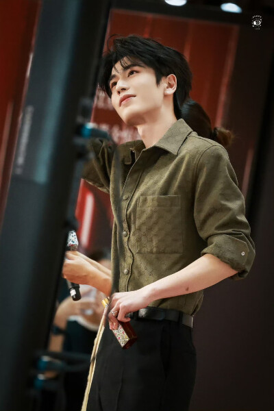 cr.PUPPY1230丨张凌赫