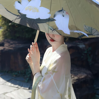 [氛围感女头]
“纵是山南水北，亦要相望相安”