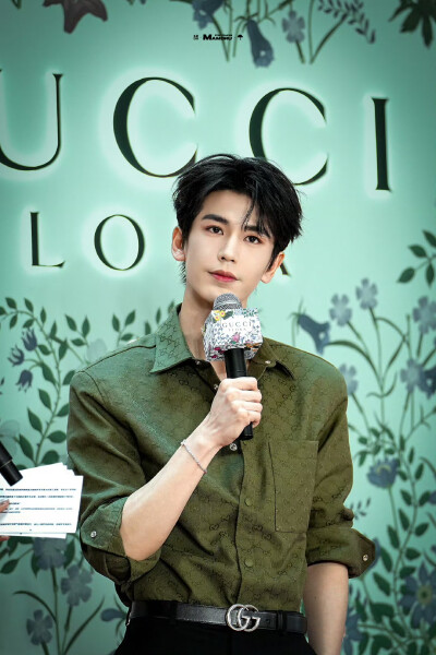 cr.MAMORU·张凌赫