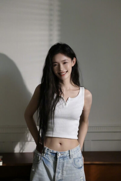 林允
