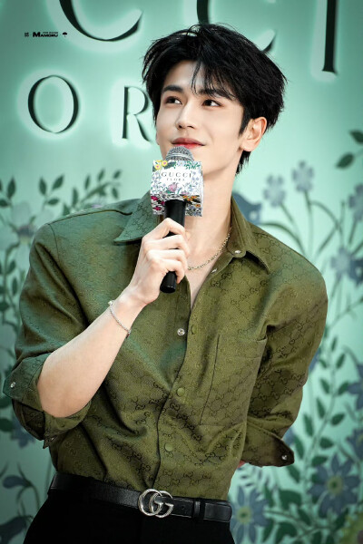cr.MAMORU·张凌赫