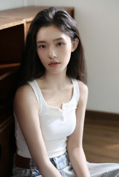 林允