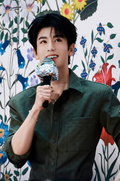 cr.Heartthrob-张凌赫