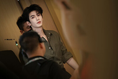 cr.MAMORU·张凌赫